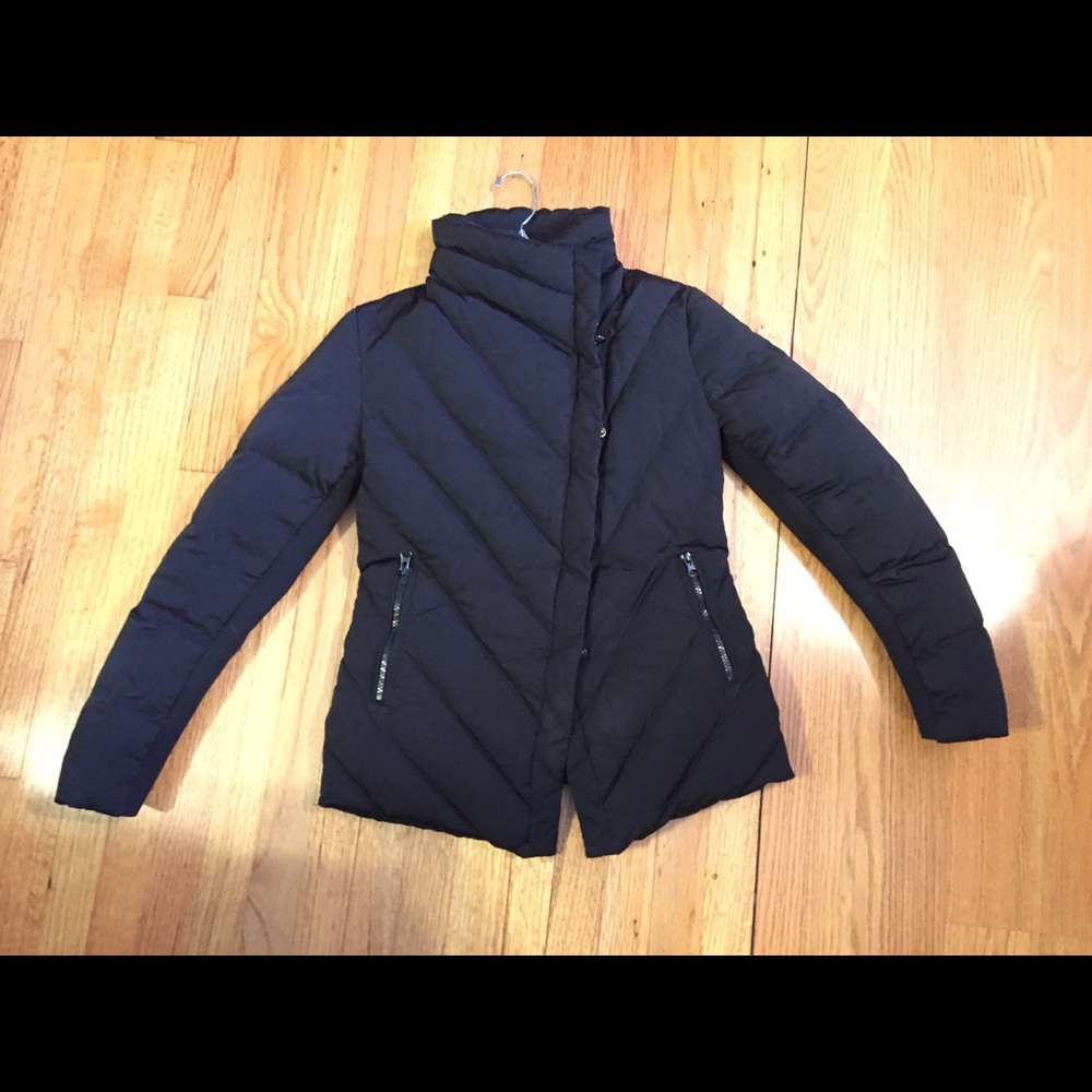 Zara woman’s puffer down jacket XS